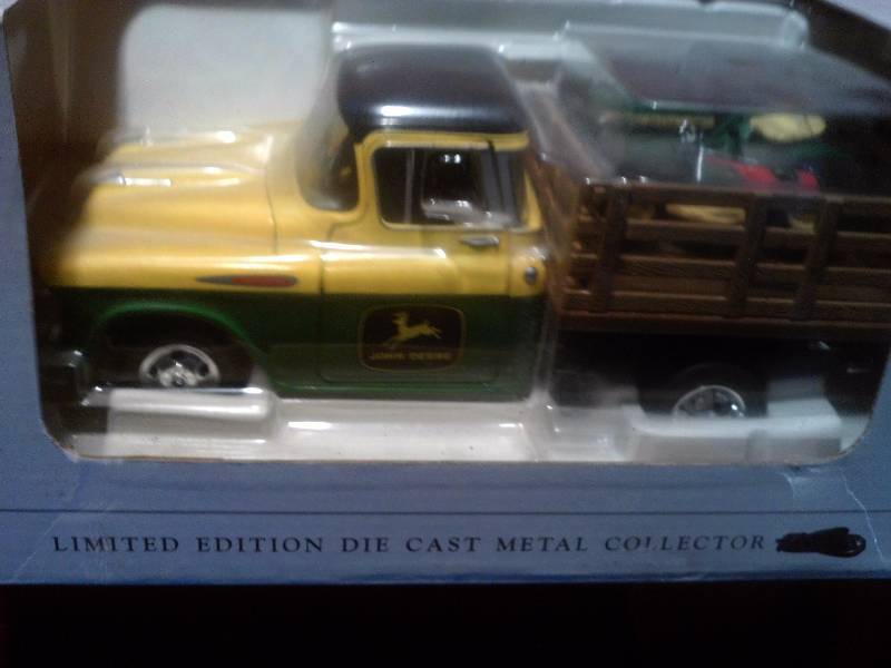 LIMITED ADDITION DIE CAST JOHN DEERE TRUCK