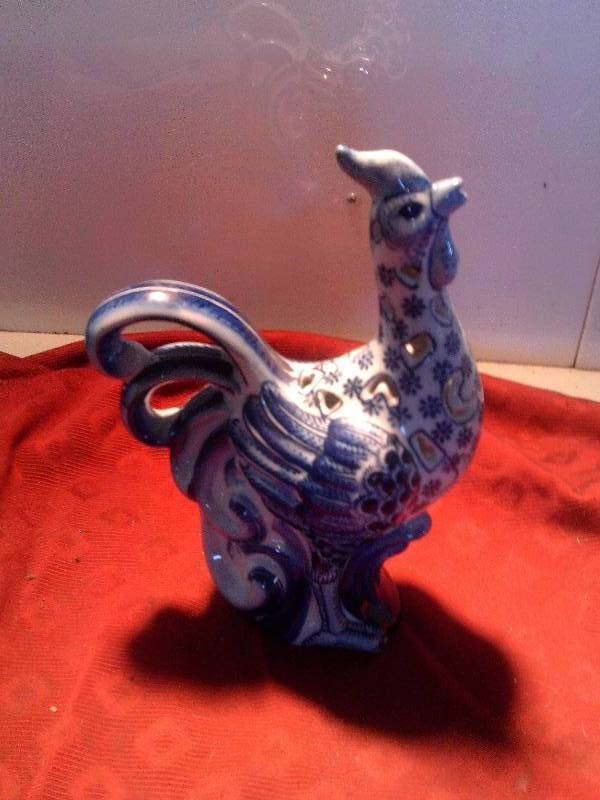 COLLECTIBLE CHICKEN