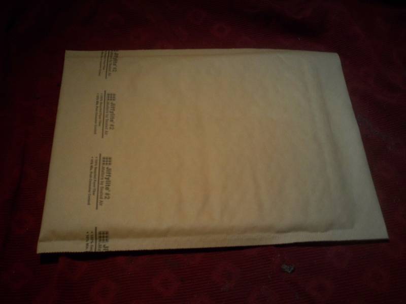 APPROXIMATLEY 100 8.5X12 PADDED ENVELOPES