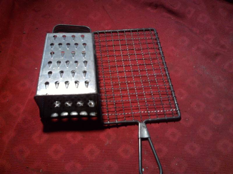 2 ANTIQUE METAL GRATERS