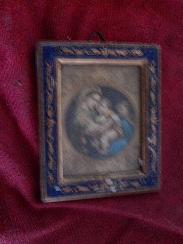 1 SMALL FRAMED VINTAGE MADONNA PICTURE