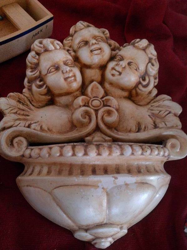 VINTAGE AND WOOD DECOR