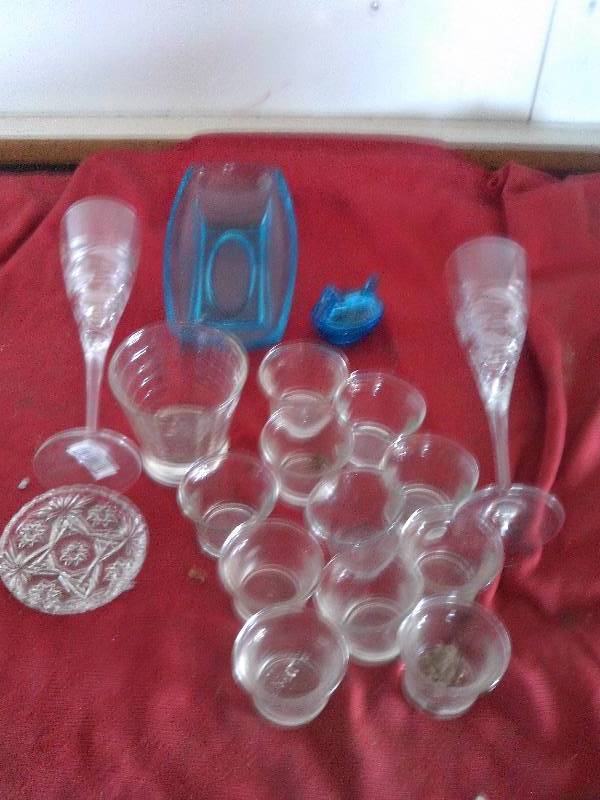 COLLECTIBLE GLASSWEAR