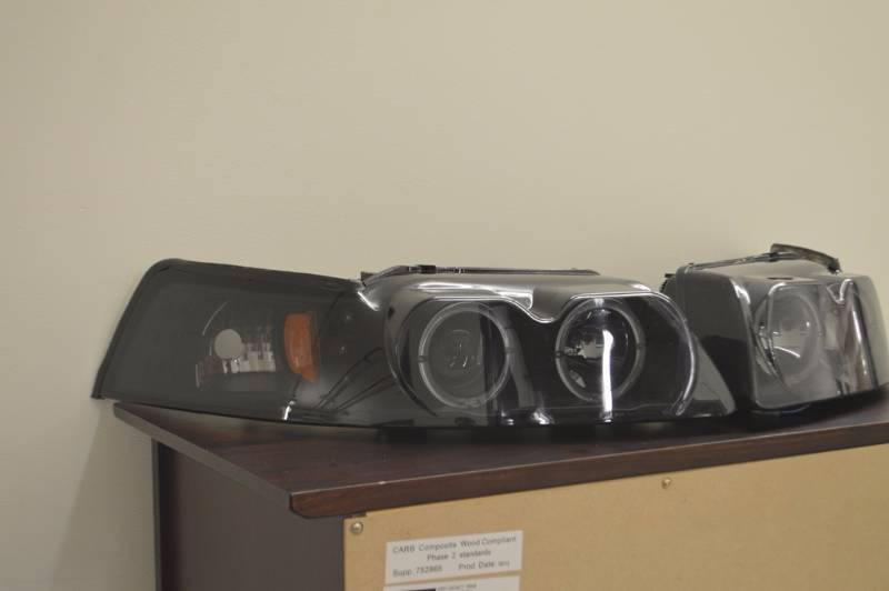 lot 8 image: Eagle Eyes Headlights - Pair