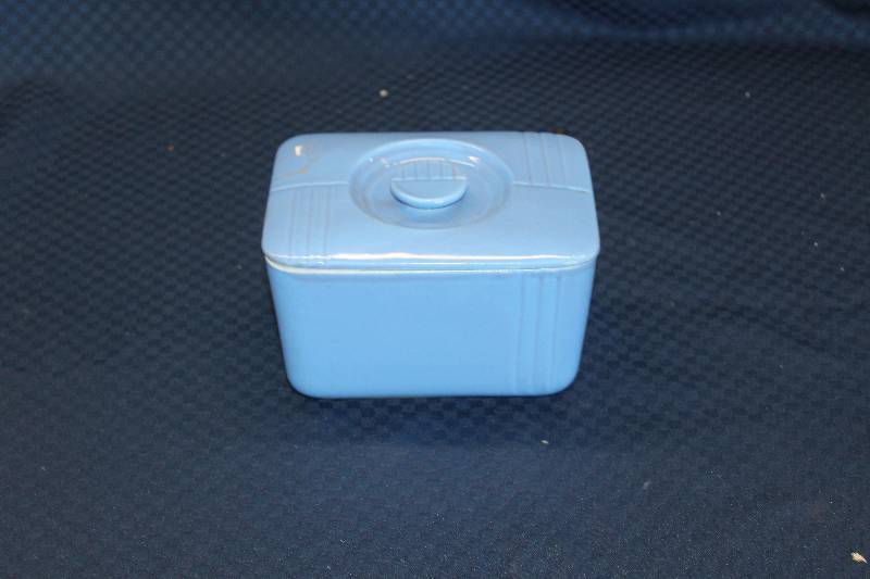 lot 336 image: Rare Piece The Hall China Company for Westinghouse Ceramic Blue Bowl w Lid