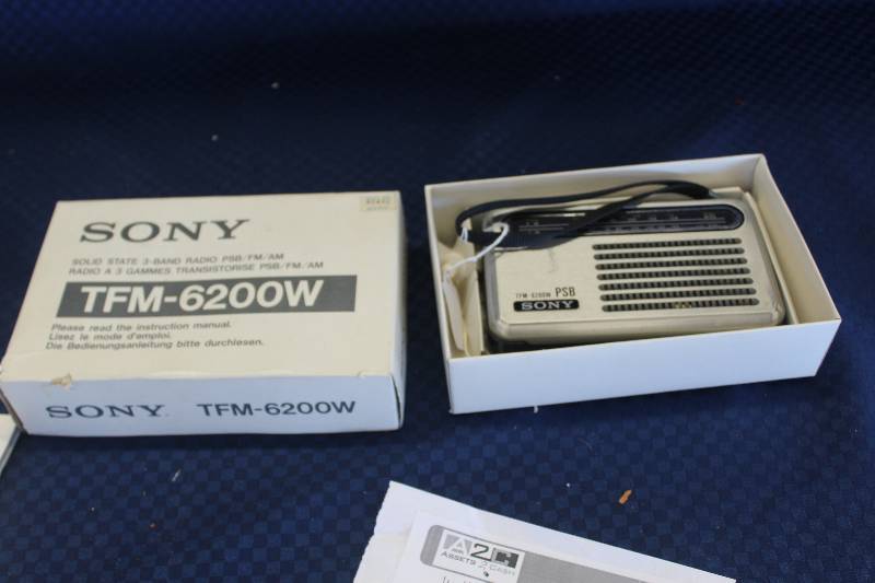 lot 358 image: Sony Solid State 3-Band Radio PSBFMAM
