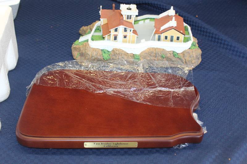 lot 368 image: Danbury Mint Great American Lighthouses Collection East Brother Island San Francisco Bay California