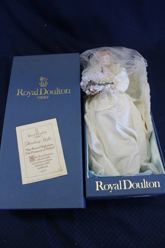 lot 12 image: Royal Doulton Heirloom Dolls Her Royal Highness The Princess Of Wales #14093500 Doll