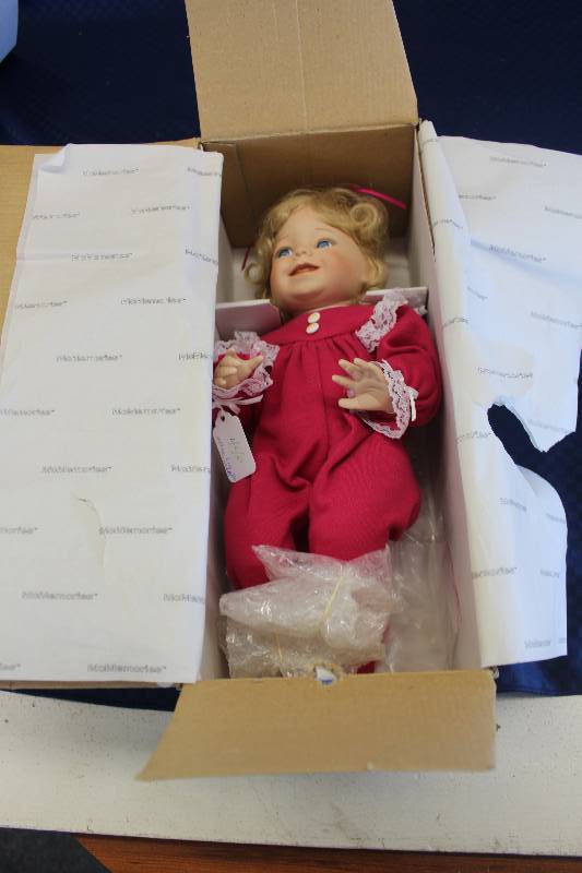 lot 414 image: McDonalds n Me Porcelain Doll by Dianna Effner Sharing A Good Time