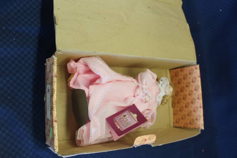 lot 415 image: 1988 Francesca Porcelain Doll