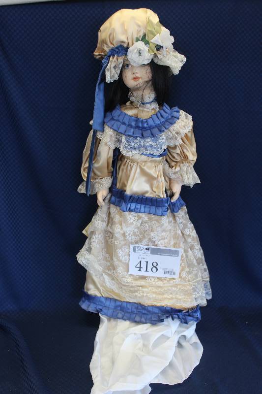 lot 418 image: Italian Porcelain #91000 Doll
