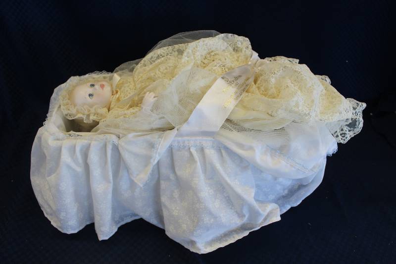 lot 426 image: Royal Doulton Birth Of Prince William Doll