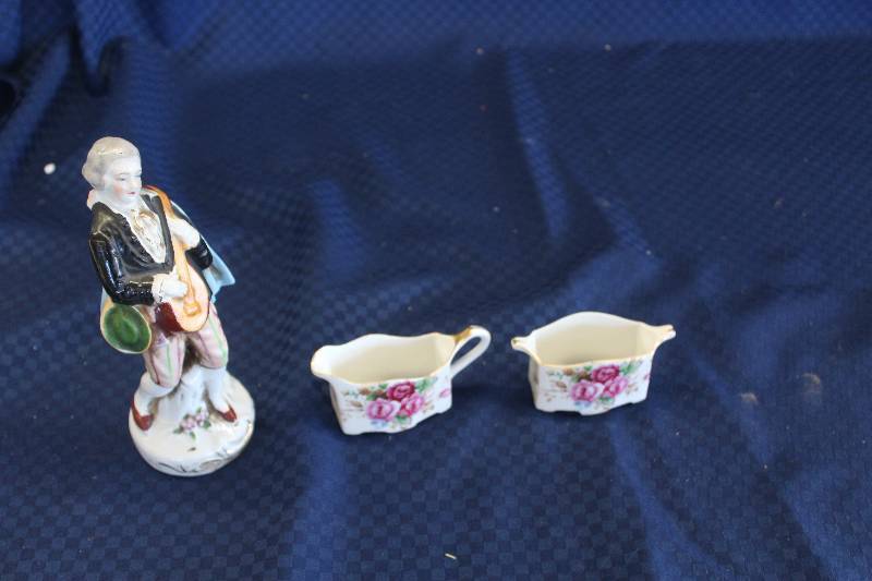lot 437 image: Lot of (3) Made In Occupied Japan Porcelain Bowls, Figurine
