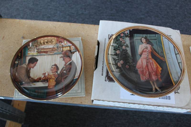 lot 446 image: Lot of (2) Norman Rockwell Ceramic Collectible Plates Including 1) #12230C A Time To Keep AND 1) #10783G Standing In The Doorway