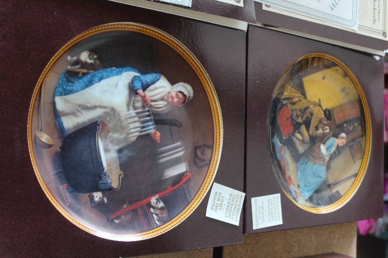 lot 463 image: Lot of (2) Norman Rockwell Ceramic Collectible Plates Including 1) #7806A Light For The Winter AND 1) #14088A Portrait For A Bridegroom