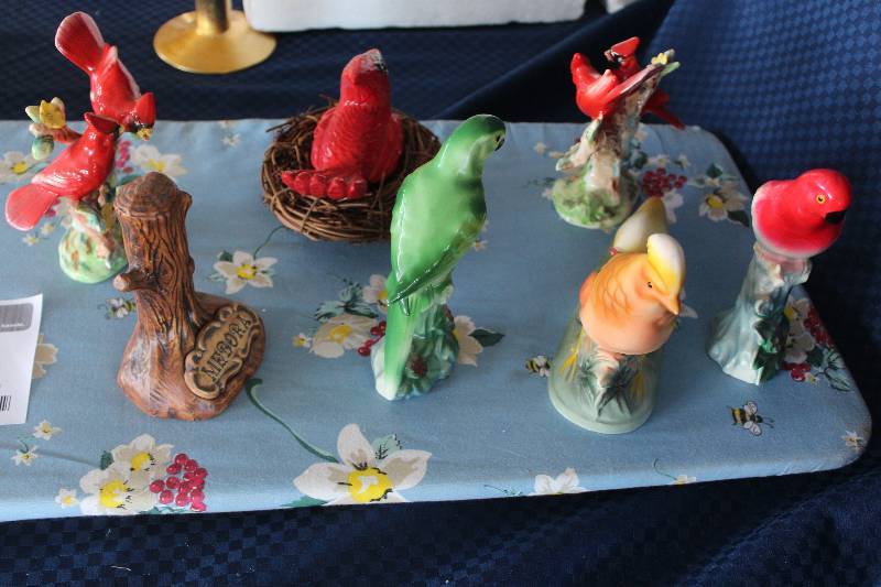 lot 477 image: Lot of (7) Enesco Ceramic Bird Figurines