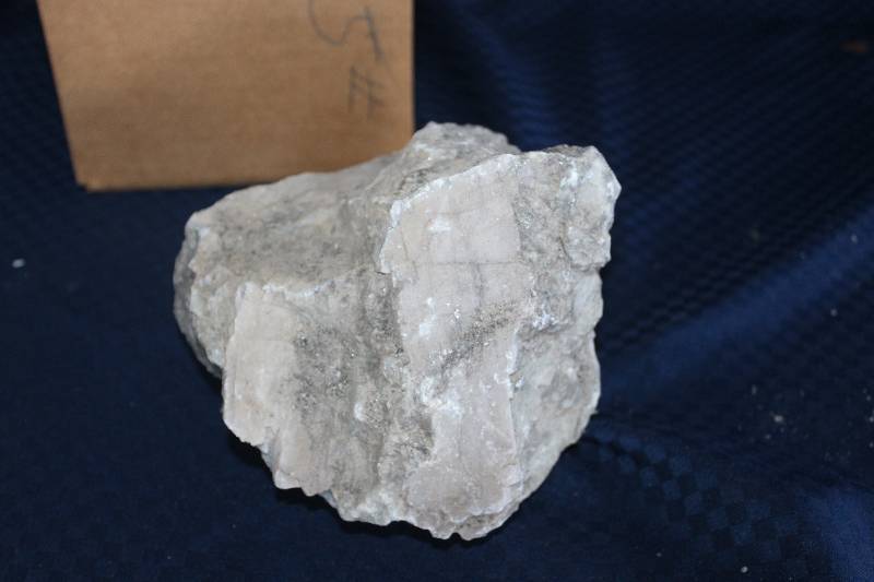 lot 487 image: 5lbs Agate Rock