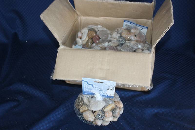 lot 483 image: Box Lot of Polished River Rock