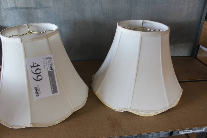 lot 499 image: Lot of (2) Lamp Shades
