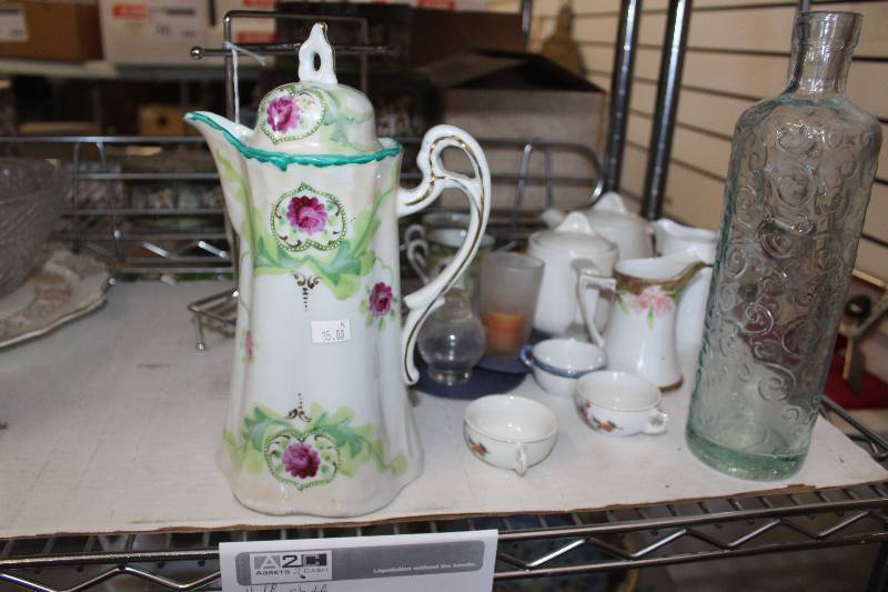 lot 516 image: Half Shelf Lot Of Vintage Ceramic Tableware