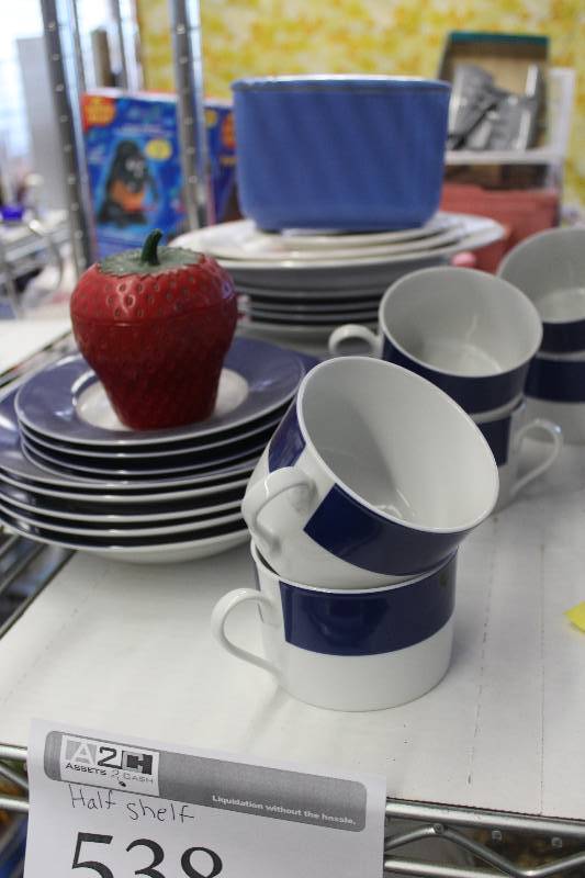 lot 538 image: Half Shelf Lot of Porcelain Kitchenware