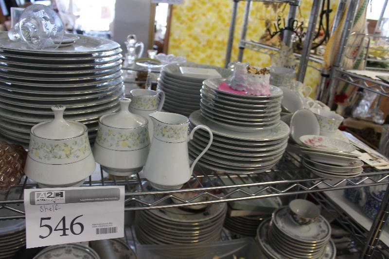 lot 546 image: Shelf Lot of China