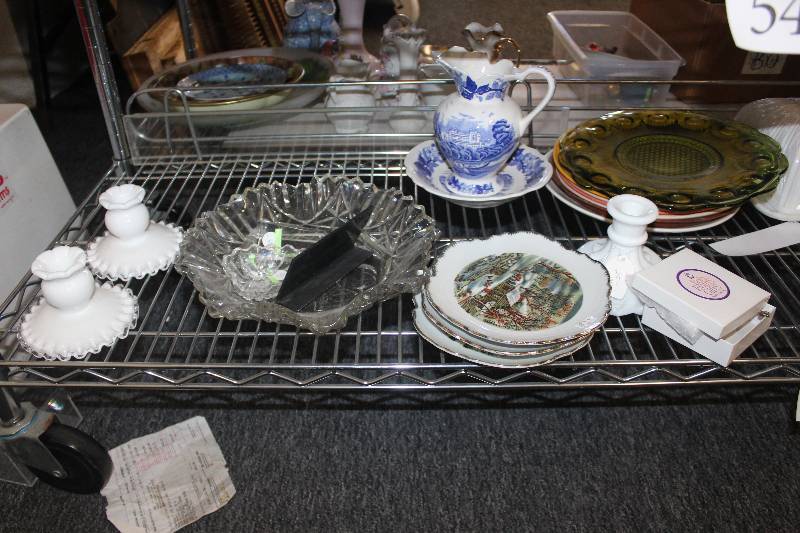 lot 549 image: Shelf Lot Of Ceramic, Glass Decorations, Tableware