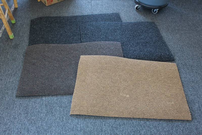 lot 557 image: Lot of (4) IndoorOutdoor Floor Mats