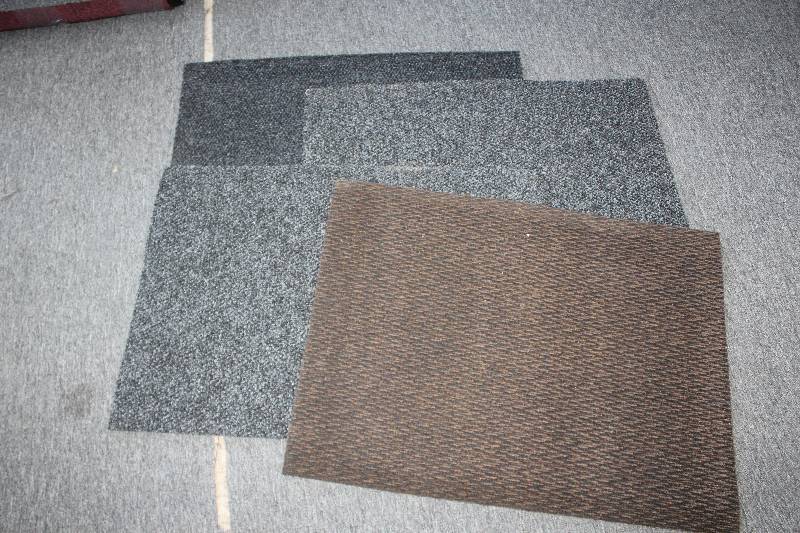 lot 558 image: Lot of (4) IndoorOutdoor Floor Mats