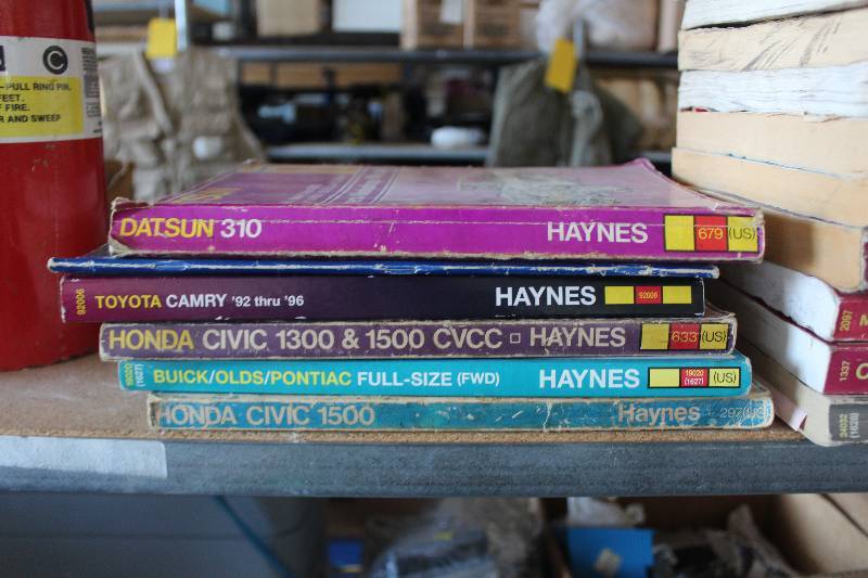 lot 593 image: Lot of (6) Vintage Automotive Manuals