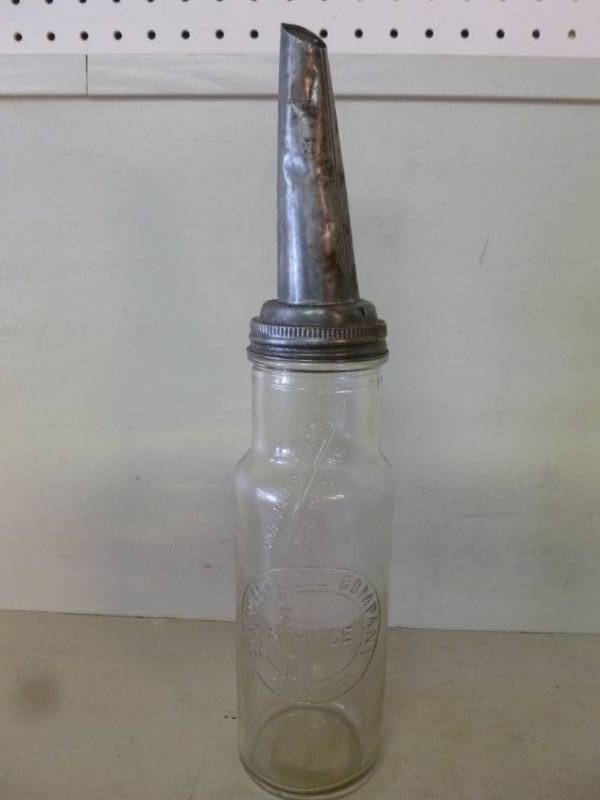 lot 5 image: Vintage Oil Bottle