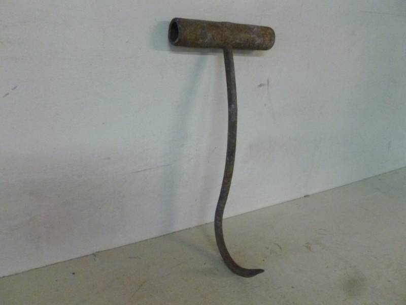 lot 76 image: Vintage Bale Hook