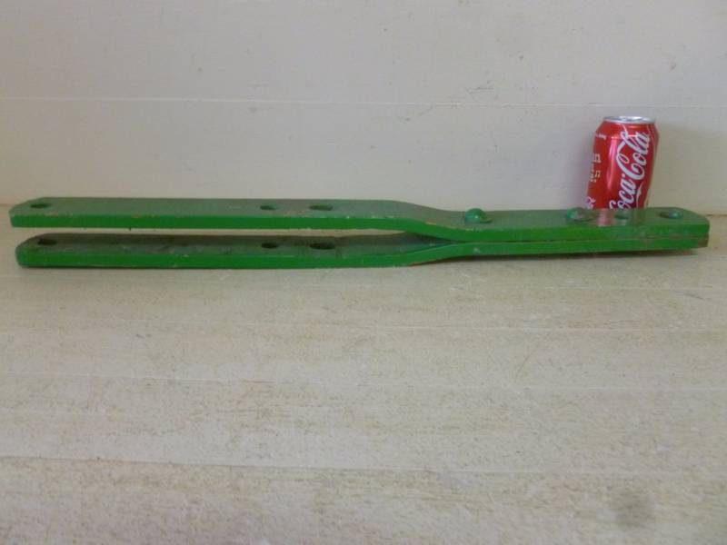 lot 89 image: Tractor Draw Bar