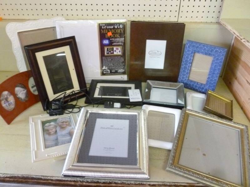 lot 96 image: Digital Photo Frame