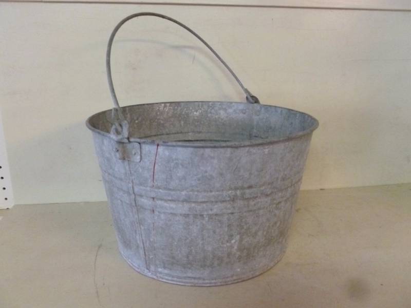 lot 113 image: Vintage Galvanized Steel Pail