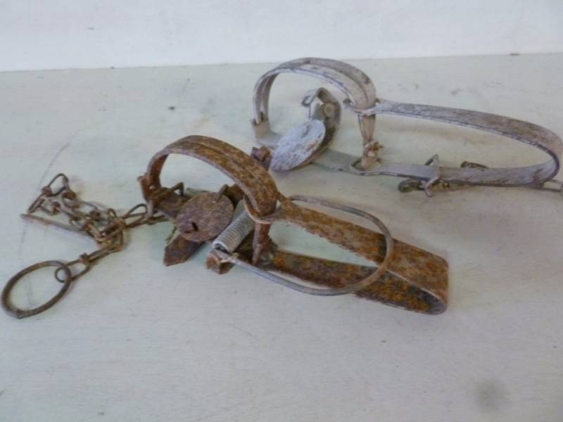 lot 125 image: Vintage Traps
