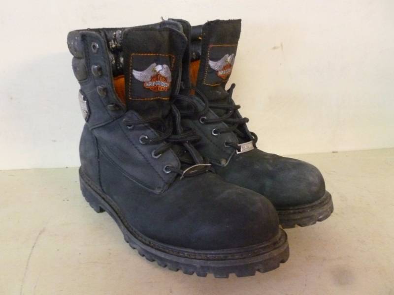 lot 135 image: Harley Davidson Boots