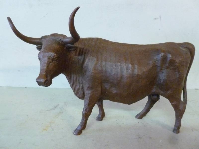 lot 142 image: Longhorn Decoration