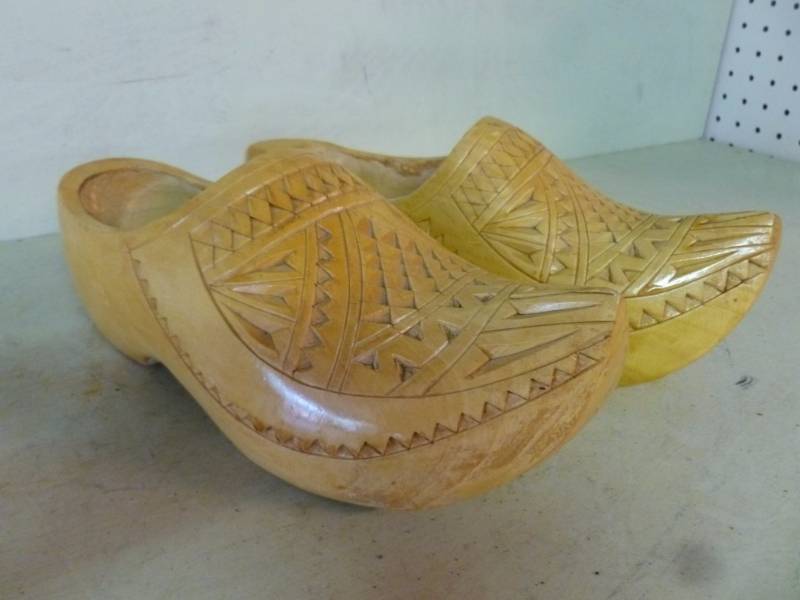 lot 178 image: Wooden Shoes