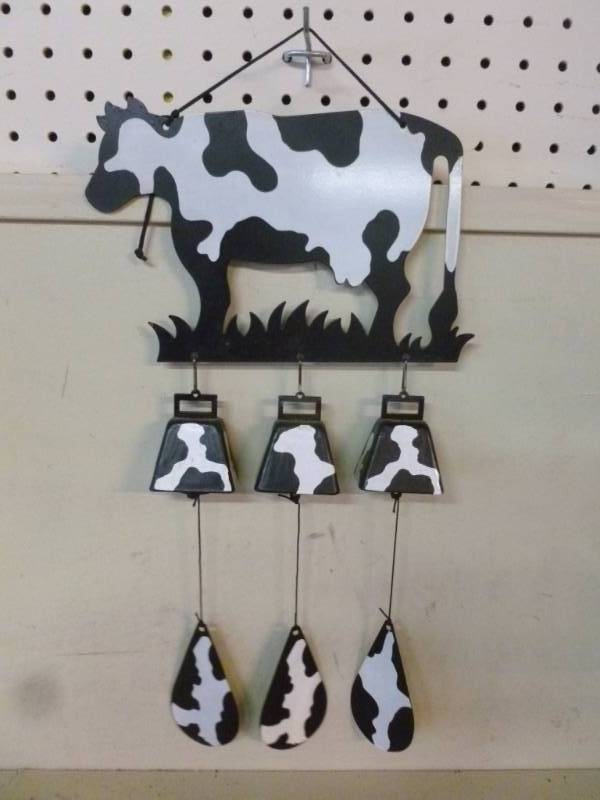 lot 188 image: Wind Chime
