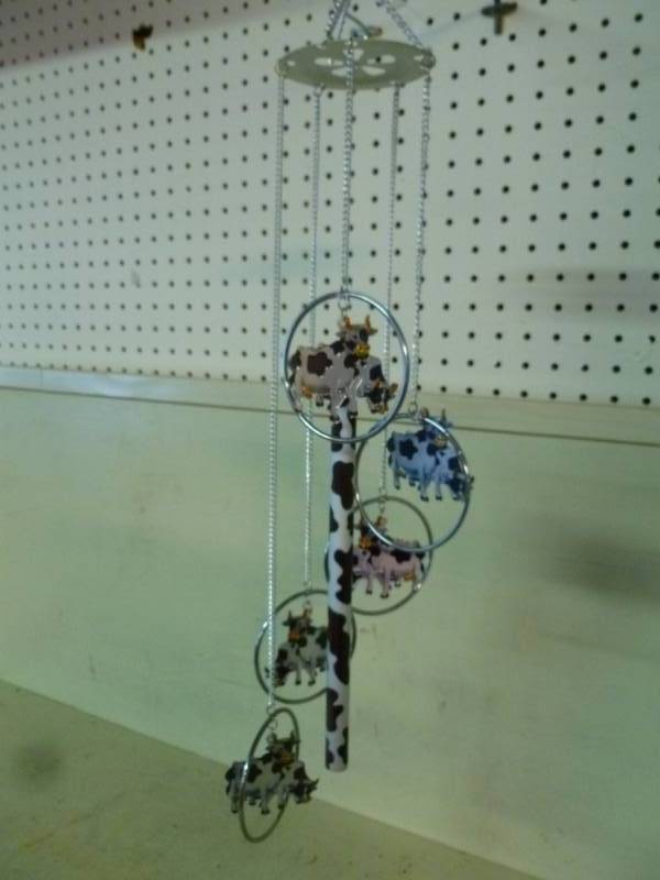 lot 189 image: Wind Chime
