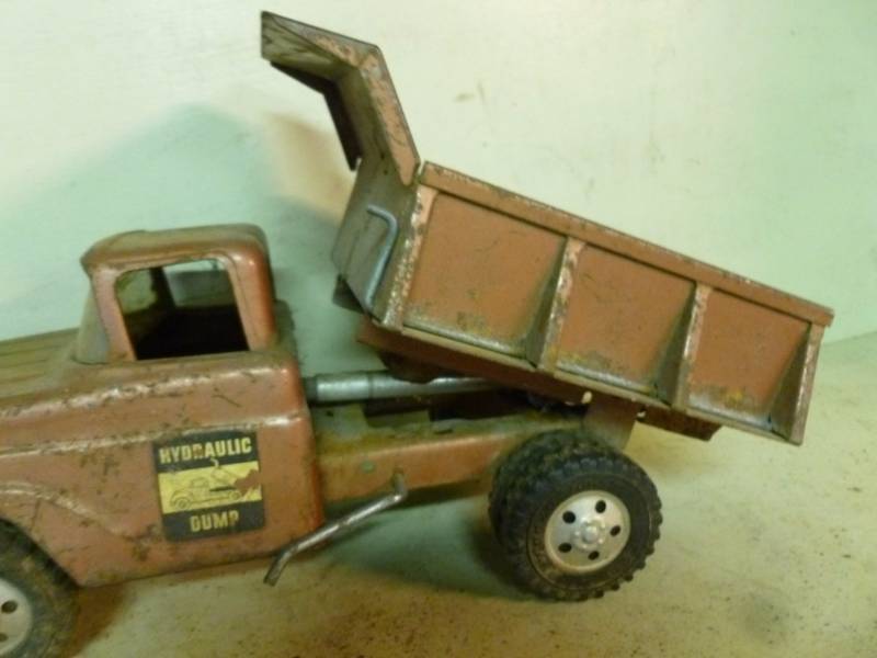 lot 195 image: Vintage Tonka