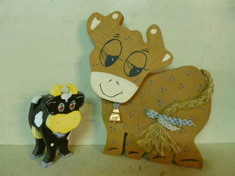 lot 210 image: Cow Decorations