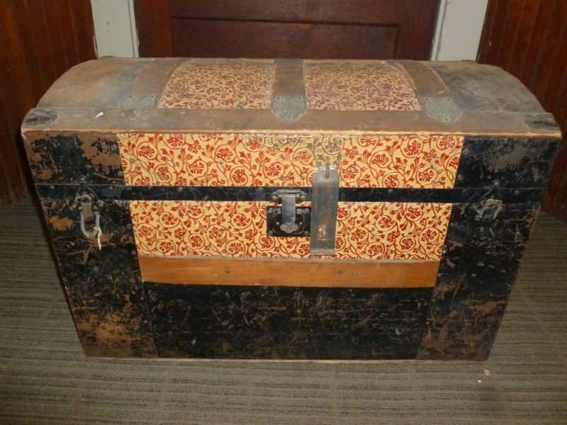 lot 227 image: Antique Trunk