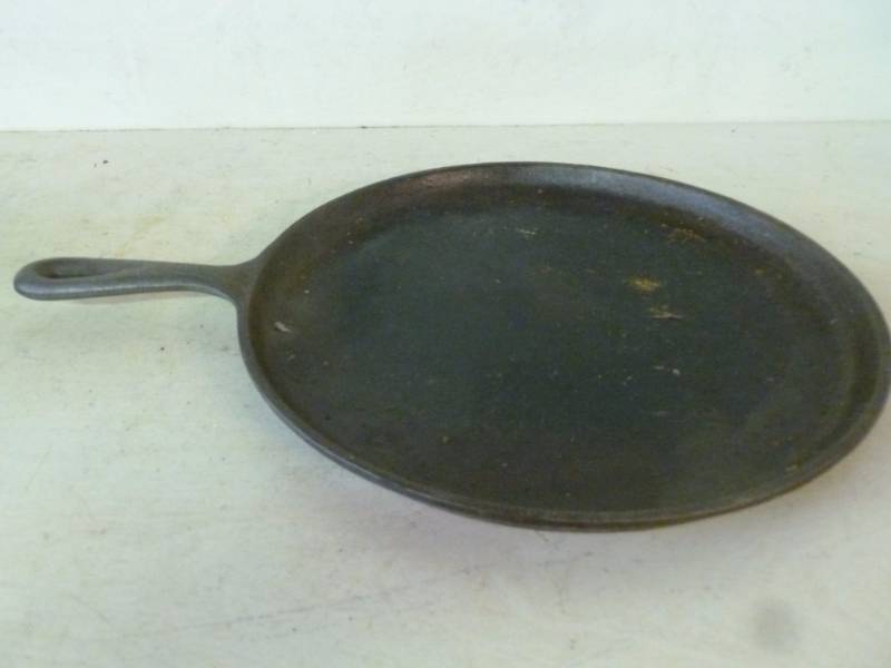 lot 246 image: Cast Iron Pan