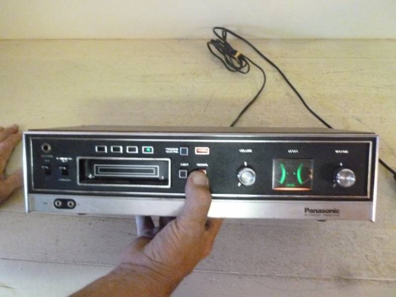 lot 252 image: Vintage 8 Track Player