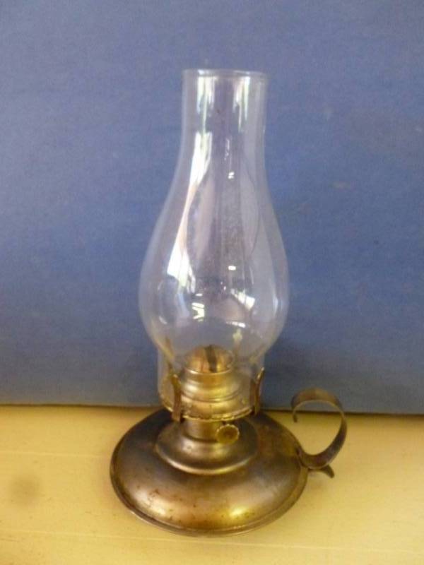 lot 255 image: Oil Lamp