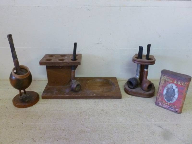lot 266 image: Vintage Smoking Pipes