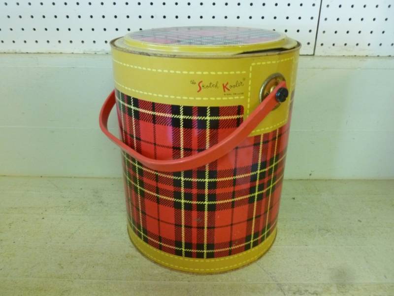 lot 272 image: Vintage Cooler