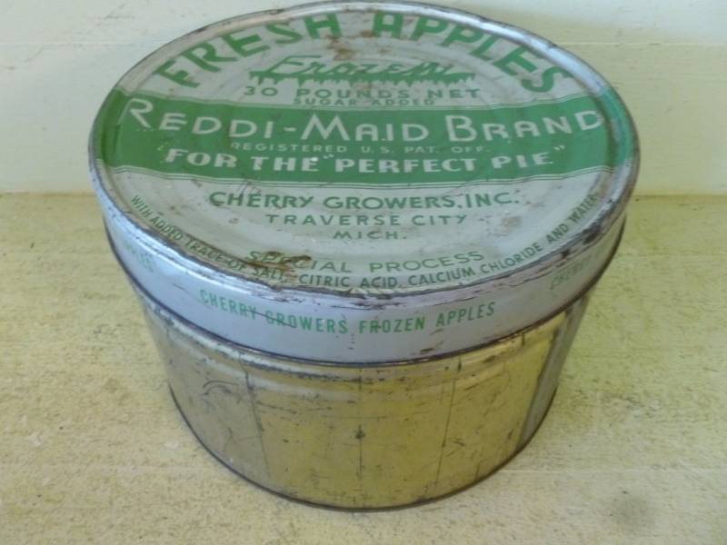 lot 276 image: Vintage Metal Container